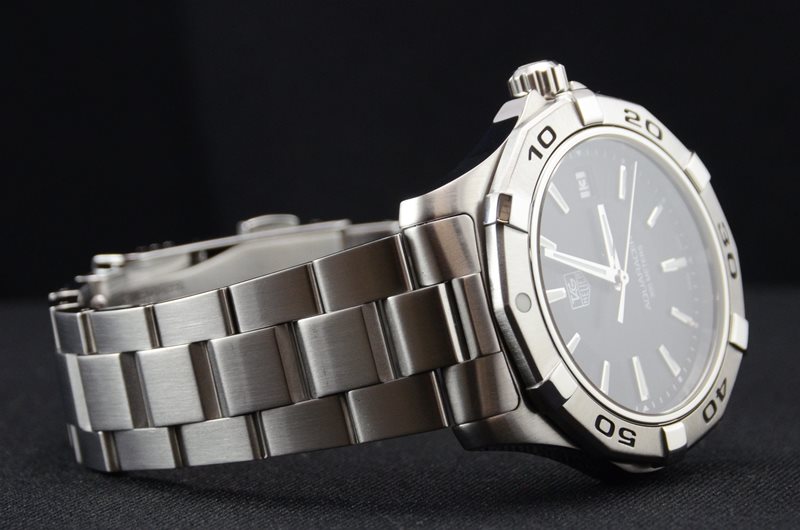 WAP1110-BA0831 שעון טאג הויאר לגברים | שעון 300 מטר בלוח שחור גלים מושלם | שעוני יוקרה שווצריים לגברים במבצע | שנתייים אחריות | Tag Heuer Aquaracer WAP1110.BA0831 Watch