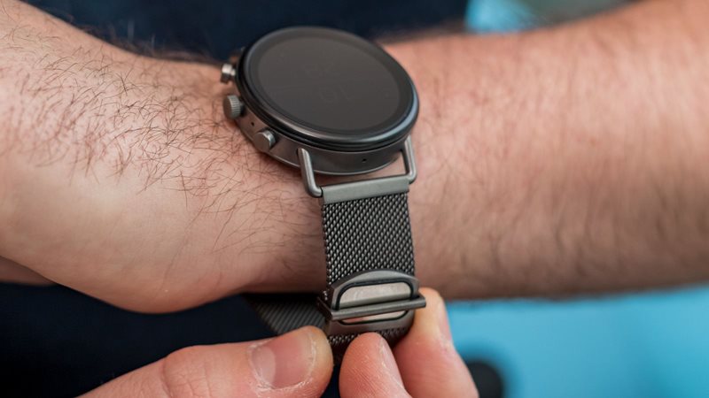 SKT5105 שעון חכם של סקאגן יוניסקס | דגם סמארט עם חיבור לנייד כולל המון פונקציות | רצועת פלדת אל חלד אופנתית מרשת | שנה אחריות | Skagen Connected Falster 2 Magnetic Mesh Touchscreen SKT5105