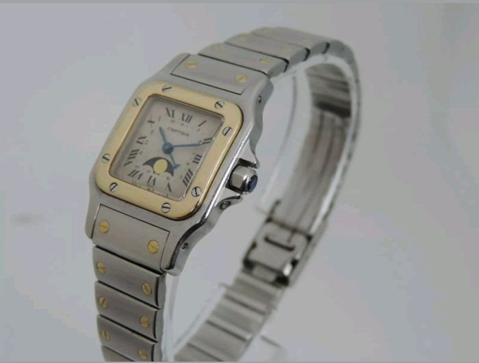 119902 שעון קרטייה סנטוס לנשים יד שנייה | דגם הדגל של קרטייה ברצועה משולבת ובאזל 18K | דגם מיוחד של תצוגת ירח אותיות רומיות ומחוג תאריכון| שנה אחריות |Cartier Santos Galbee Moon Phase 119902 Women';s