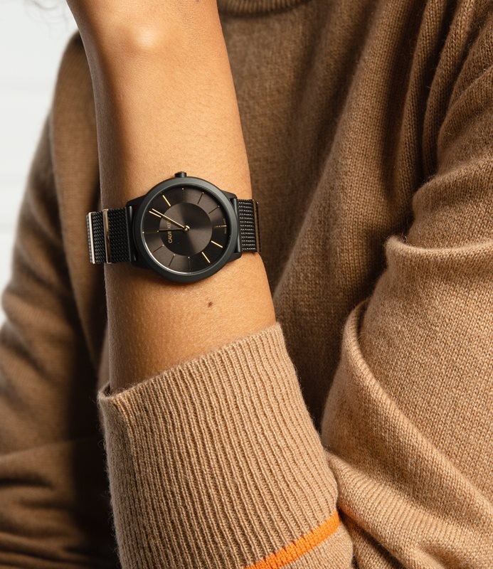 K3M524Z1 קלווין קליין חדש דגמי 2024 לנשים כבר כאן | שעון שחור לאישה בלוח שחור משולב זהב | שעוני אופנה לנשים | חנות שעונים בראשון לציון |Calvin Klein K3M524Z1 Minimal Collection Black Mesh