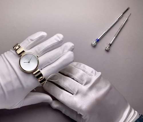 K9U23646 שעון קלווין קליין רוז גולד מהקולקצייה החדשה | שעון עדין אלגנטי בלוח כסוף | שנתיים אחריות | Calvin Klein Wavy Women Quartz K9U23646 Watch