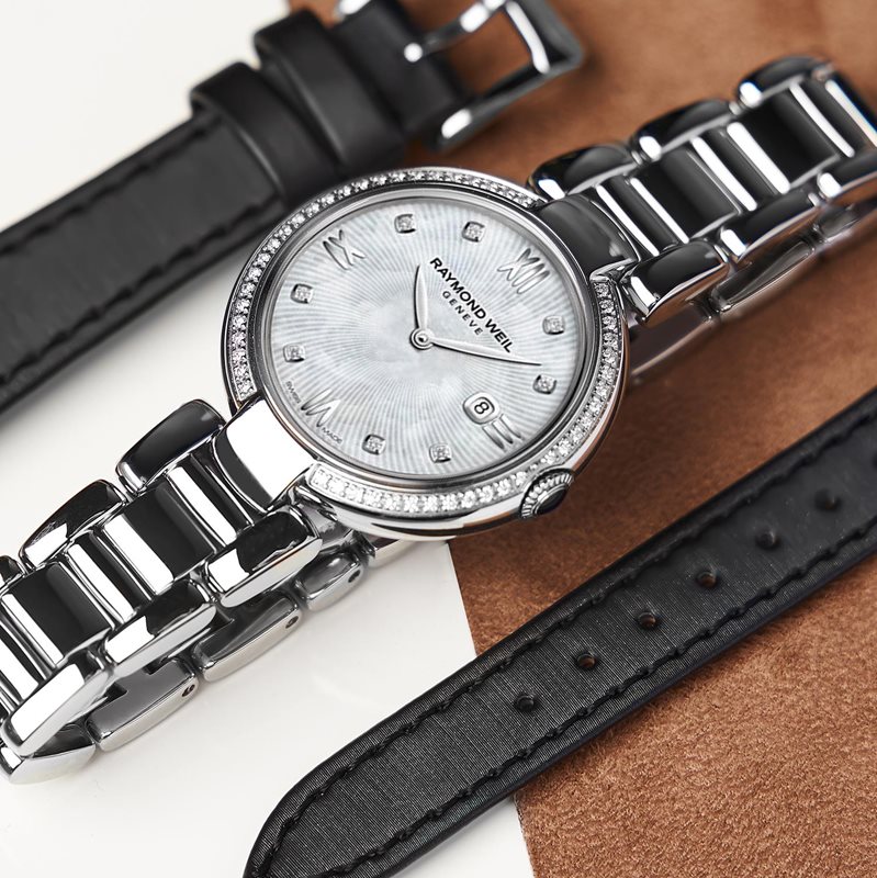 1600-STS-00995 שעון יד ריימונד וויל לנשים | דגם שמגיע עם רצועה נוספת להחלפה מהירה | דגם כסוף מושלם בלוח גלים משובץ יהלומים | שעוני יוקרה שווצריים לאישה במבצע | Raymond Weil 1600-STS-00995 Shine