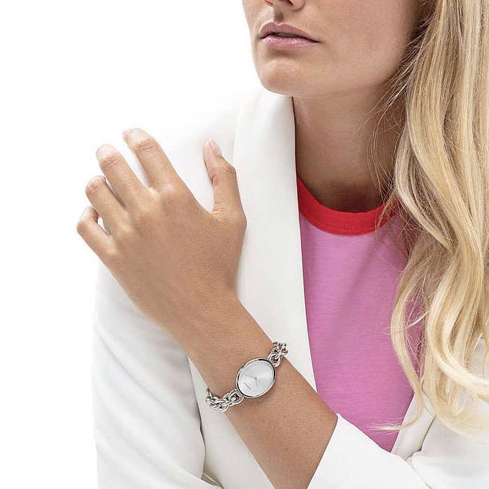 K9Y23126 שעון יד קלווין קליין צמיד לנשים דגם מהקולקצייה החדשה 2021 | שעון אופנתי לאישה בלוח כסוף כולל שנתיים אחריות | מלאי מוגבל | Calvin Klein Statement K9Y23126 Wristwatch for women