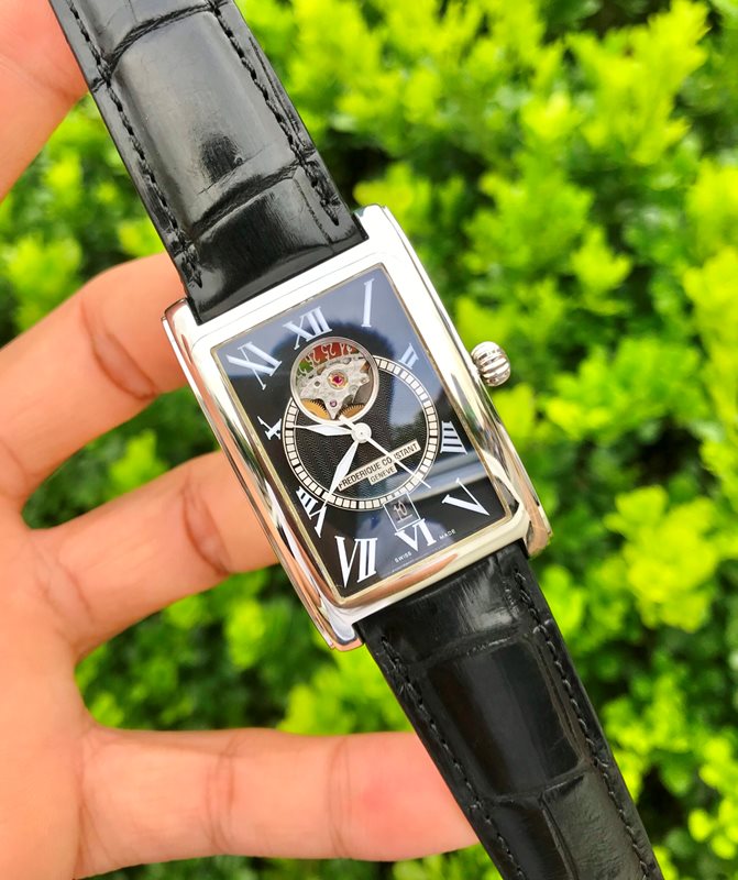 FC-315BS4C26 שעון מיוחד מלבני של פרדריק קונסטנט | דגם אלגנטי ברצועת עור קרוק אוטומטי בלוח שחור רומי חלון אחורי שקוף | מלאי מוגבל | שנתיים אחריות | Frederique Constant Carree Black Automatic FC-315BS4