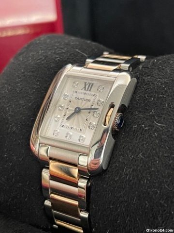 WT100024 שעון יוקרה של קרטייה יד 2 לנשים | דגם טנק אנגלייז טוטון רוז גולד 18K לוח משובץ יהלומים | שעון במצב חדש כולל כל התעודות ושנה אחריות | Cartier Tank Anglaise Small Silver Dial Stainless Steel 18