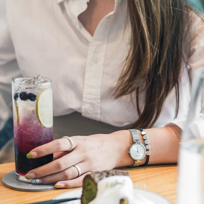 K8G23126 שעון יד קלווין קליין דגם אופנתי ברצועת רשת לוח כסוף | מנגנון שווצרי כולל שנתיים אחריות | חנות שעוני CK בראשון לציון | Calvin Klein Authentic Lady Watch K8G23126 stainless