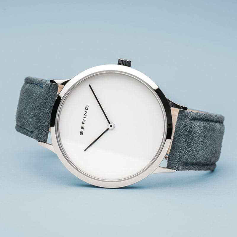 14937-204 שעון יד לנשים ברצועת גי';נס | שעוני אופנה מיוחדים במבצע | 3 שנים אחריות זכוכית ספיר קריסטל | לוח לבן חלק | Bering Ladies Watch Wristwatch - 14937-204 Leather