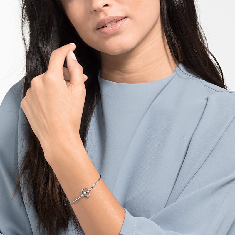 5497227 צמיד סברובסקי חצי קשיח לנשים עשוי מרודיום איכותי | 5 אבנים מרכזיות | North bangle, Medium, White, Rhodium plated | Swarovski