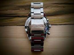 SSB397P1 שעון יד סייקו מסדרת נאו לגברים | שעון ספורטיבי כרונוגרף | לוח שחור מיוחד זוהר בחושך כולל תאריכון | שנתיים אחריות | Seiko Neo Sports Chronograph Black Dial Quartz SSB397