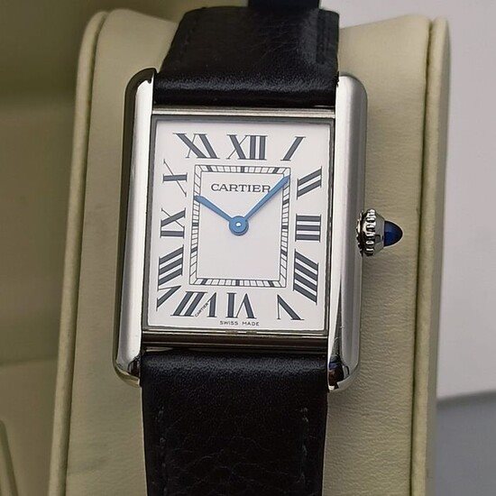 WSTA0041 שעון קרטייה טנק מלבני לנשים | שיא האופנה בשעון אחד | לוח לבן רומי ברצועת עור | אחריות בין לאומית | מלאי מוגבל | Cartier Tank Must, Large model, quartz movement, steel