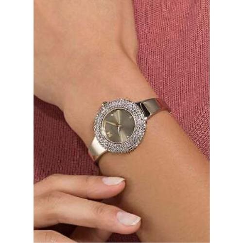 5484045 שעון יד סברובסקי זהב משובץ אבני סברובסקי בבאזל ובלוח | שעוןיד בסגנון צמיד | שעון אופנתי יוקרתי לאישה | Swarovski Crystal Rose Watch Metal bracelet, Golden 5484045