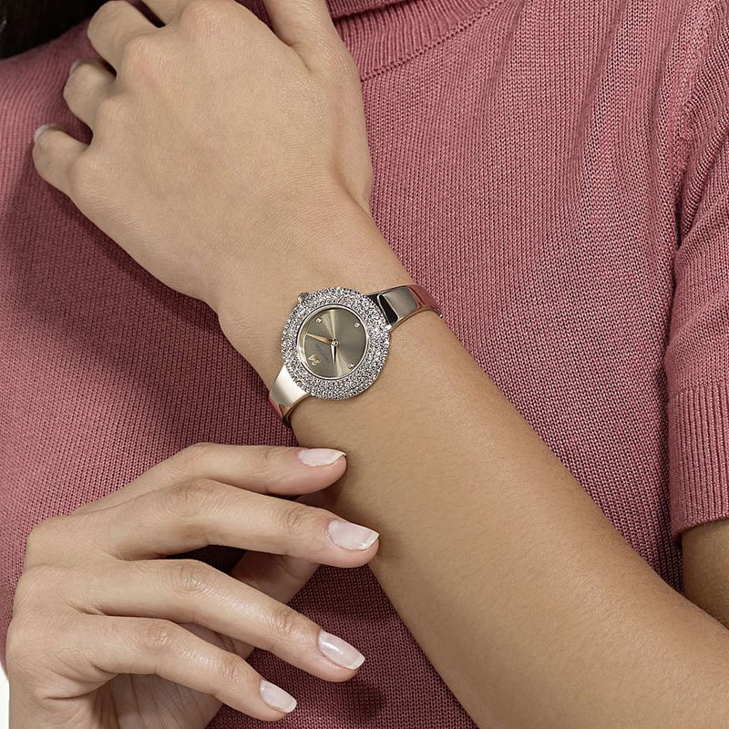 5484045 שעון יד סברובסקי זהב משובץ אבני סברובסקי בבאזל ובלוח | שעוןיד בסגנון צמיד | שעון אופנתי יוקרתי לאישה | Swarovski Crystal Rose Watch Metal bracelet, Golden 5484045