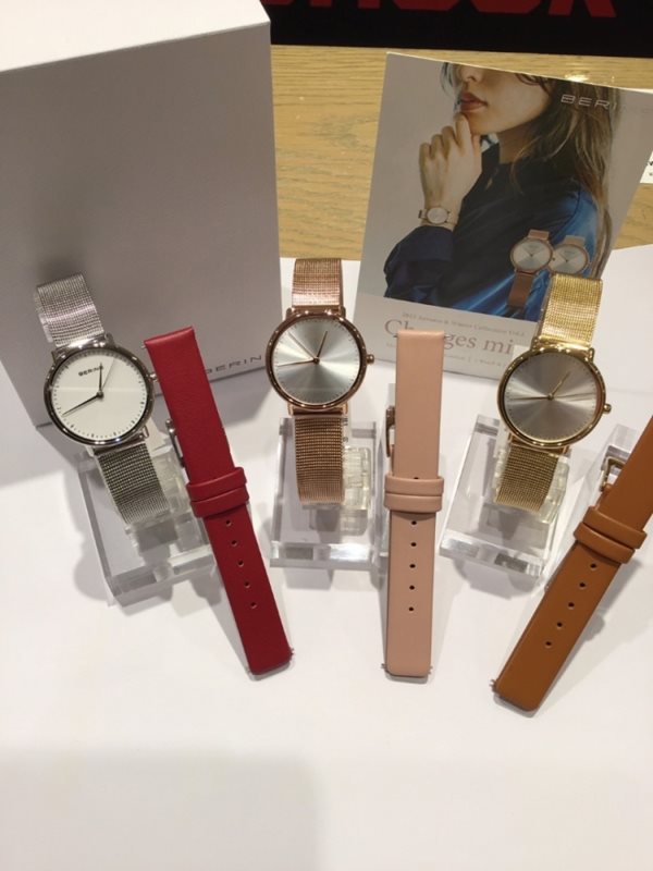 15729-604 שעון ברינג מהדגמים החדשים | דגם ברצועת רשת כולל רצועת עור נוספת | זכוכית ספיר | לוח לבן | 3 שנים אחריות | Bering 15729-604 ladies Ultra Slim 29mm 3ATM