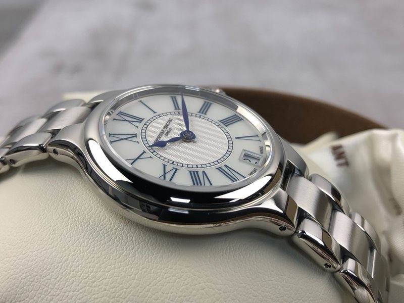 FC-306MPWN3ER6B שעון יוקרה לנשים של פרדריק קונסטנט שוייץ | לוח רומי פנינה כסוף וכחול | מנגנון אוטומטי | שנתיים אחריות | Frederique Constant Automatic Silver Dial Women';s Watch FC-306MPWN3ER6B