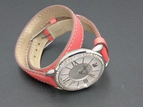 5095942 שעון אופנתי ומעוצב לנשים של סברובסקי שוויץ | באזל משובץ | רצועת עור כפולה מיוחדת אדומה | מלאי מוגבל | Swarovski Women';s Watch Aila Day Double Tour 5095942