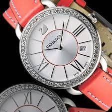 5095942 שעון אופנתי ומעוצב לנשים של סברובסקי שוויץ | באזל משובץ | רצועת עור כפולה מיוחדת אדומה | מלאי מוגבל | Swarovski Women';s Watch Aila Day Double Tour 5095942