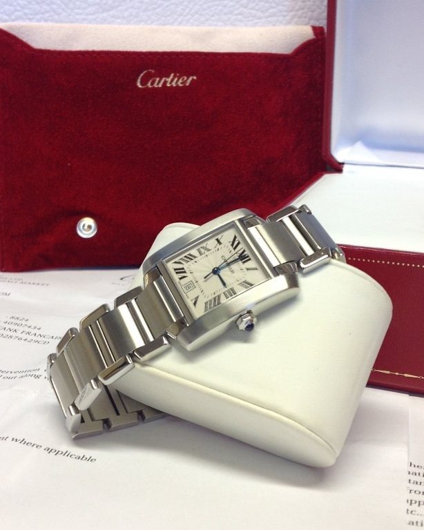 W51002Q3 קרטייה טנק לארג'; דגם אוטומטי יד 2 | סט מלא כולל קופסא ותעודות | שנה אחריות | לוח רומי כולל תאריכון | שעוני יוקרה יד 2 Large Cartier Stainless Steel Tank Francaise W51002Q3