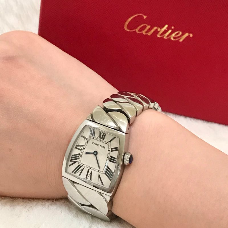 W660022I קרטייה לה דונה לנשים | שעון מיוחד של קרטייה | מידה L | שעון במצב מצויין כולל שנה אחריות | Cartier La Dona W660022I Stainless Steel Ladies Watch