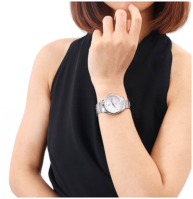 WAR1314.BA0778 שעון יוקרה של טאג הויאר לאישה | דגם בלוח פנינה משובת 12 יהלומים כולל תאריכון | מלאי מוגבל | שנתיים אחריות | TAG Heuer Carrera 32mm Quartz Ladies Watch WAR1314.BA0778