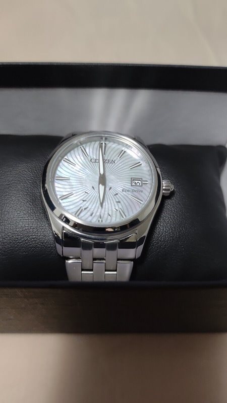 EV1030-57D שעון לנשים של סיטזן דגם כסוף בלוח פנינה גלים מיוחד עם שעון שניות בלוח | מנגנון אקו דרייב | שנתיים אחריות | Citizen EV1030-57D Corso Eco-Drive women';s watch