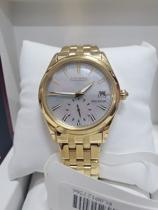 EV1032-51D שעון סיטיזן זהב לאישה בטכנולוגיית אקו דרייב | לוח מיוחד פנינה פסים עם שעון שניות | שעוני אופנה יוקרתיים לנשים | Ladies'; Citizen Eco-Drive Corso Yellow Gold Textured Dial Watch EV1032-51D