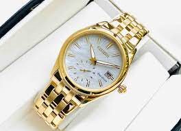 EV1032-51D שעון סיטיזן זהב לאישה בטכנולוגיית אקו דרייב | לוח מיוחד פנינה פסים עם שעון שניות | שעוני אופנה יוקרתיים לנשים | Ladies'; Citizen Eco-Drive Corso Yellow Gold Textured Dial Watch EV1032-51D