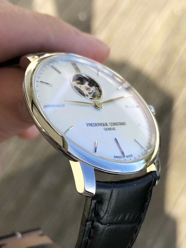 FC-312S4S6 שעון יוקרה אוטומטי של פרדריק קונסטנט לגברים לוח לבן לב פתוח מסדרת סלים ליין | רצועת קרוק | שנתיים אחריות | Frederique Constant Slimline Heart Beat Automatic Men';s Watch FC-312S4S6