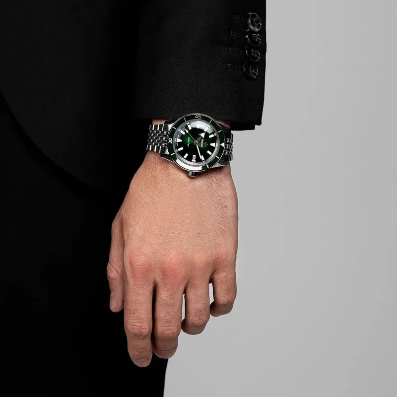 R-05054031 שעון ראדו יבואן רישמי מסדרת קפטן קוק | לוח ירוק באזל קרמי ירוק | מנגנון אוטומטי | שעון צלילה ספורטיבי | 5 שנים אחריות | Rado Captain Cook Automatic Green Dial Men';s Watch R32505313