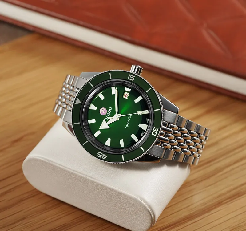 R-05054031 שעון ראדו יבואן רישמי מסדרת קפטן קוק | לוח ירוק באזל קרמי ירוק | מנגנון אוטומטי | שעון צלילה ספורטיבי | 5 שנים אחריות | Rado Captain Cook Automatic Green Dial Men';s Watch R32505313