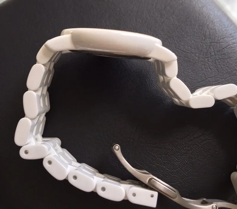 R14065017 שעון ראדו קרמיקה לבנה לאישה | שעון יוקרה שווצרי בלוח לבן פסים | שנתיים אחריות דגמים מיוחדים במבצע | שנתיים אחריות | מלאי מוגבל | New Rado Diamaster Quartz Women';s Watch R14065017