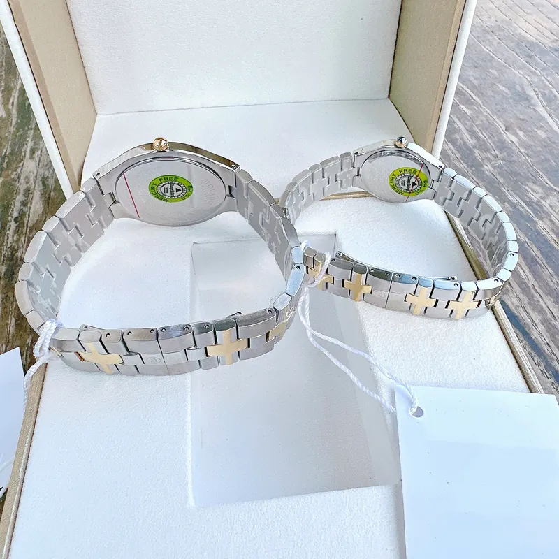 0607443 שעון מובאדו שוויץ יוקרתי לגברים | דגם אלגנטי בלוח | רצועה משולבת זהב | שנתיים אחריות | Movado 0607443 Juro Two-Toned with Black Dial Men';s