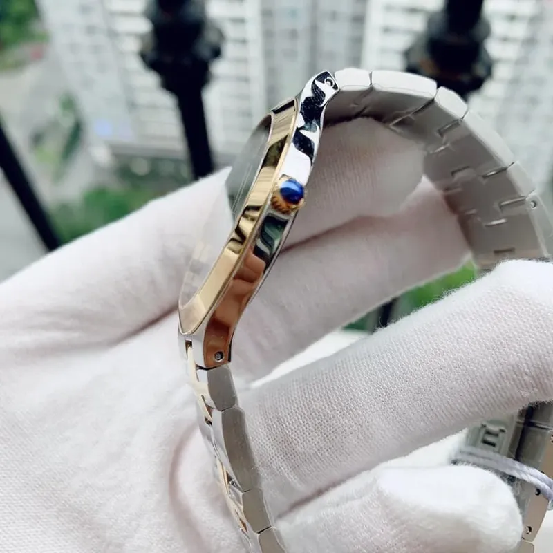 0607443 שעון מובאדו שוויץ יוקרתי לגברים | דגם אלגנטי בלוח | רצועה משולבת זהב | שנתיים אחריות | Movado 0607443 Juro Two-Toned with Black Dial Men';s