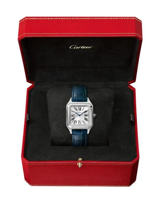 WSSA0023 שעון קרטייה סנטוס דומונד פלדה מידה סול | רצועת עור כחולה | 8 שנים אחריות בינלאומית | מלאי מוגבל | Santos-Dumont Small Model Quartz Silver Dial Ladies Watch WSSA0023 by Cartier