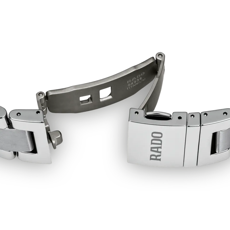 R-05023015 שעון ראדו יבואן רשמי לגברים מסדרת הייפרכרום | לוח שחור זרחני | שעון ספורטיבי אלדנטי | 5 שנים אחריות | Rado HyperChrome 45mm Mens Watch R32502153