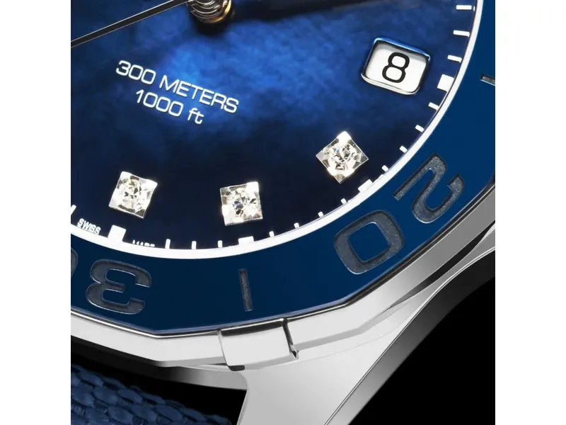 WAY131L.BA0748 שעון טאג הויאר אקוורייסר לנשים | דגם בלוח פנינה כחול מיוחד משובץ 11 יהלומים | 300 מטר | שנתיים אחריות | TAG Heuer Aquaracer Quartz 35mm Ladies Watch Blue