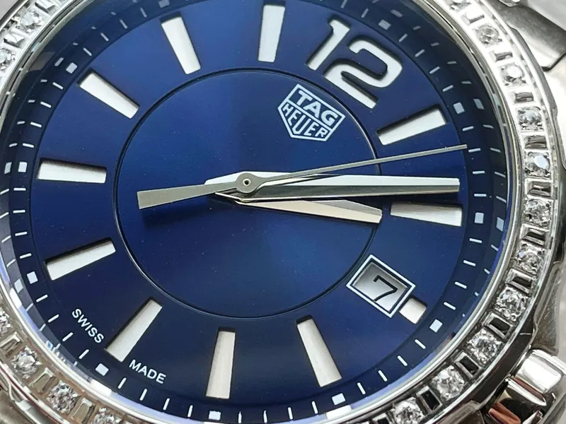 WBJ1416.BA0664 שעון טאג הויאר פורמולה לנשים בלוח כחול משובץ 36 יהלומים בבאזל | מלאי מוגבל | שנתיים אחריות |