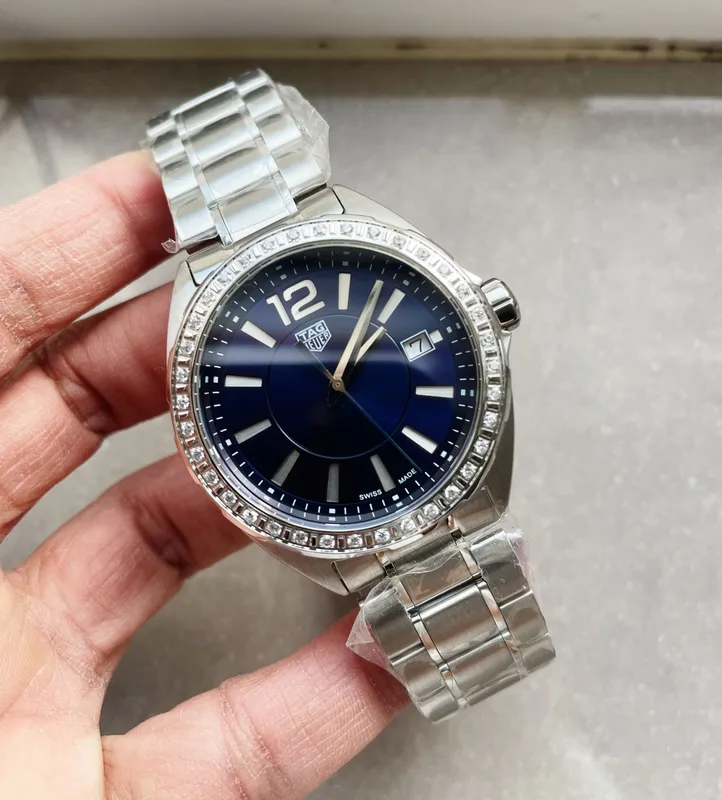 WBJ1416.BA0664 שעון טאג הויאר פורמולה לנשים בלוח כחול משובץ 36 יהלומים בבאזל | מלאי מוגבל | שנתיים אחריות |