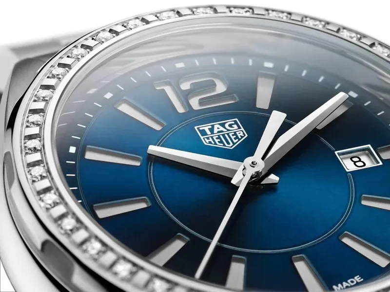 WBJ1416.BA0664 שעון טאג הויאר פורמולה לנשים בלוח כחול משובץ 36 יהלומים בבאזל | מלאי מוגבל | שנתיים אחריות |