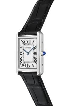 W1018355 קרטייה טנק סולו לארג יד 2 כמו חדש דגם יוניסקס ברצועת עור שחורה | סוגרת פטנט לוח רומי לבן | שנה אחריות | Cartier Tank Solo Large Stainless Steel Strap Watch W1018355