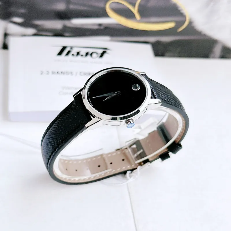 0607204 שעון מובאדו לנשים דגם ברצועת עור שחורה לוח שחור מסדרת מוזיאון | שנתיים אחריות יבואן רשמי | Movado Women';s Museum 28mm Black Leather Band Steel Case Quartz Watch 0607204