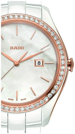 R-01263090 שעון ראדו מיוחד לנשים יבואן רשמי | RADO הייפרכרום קרמי לבן משולב זהב רוז משובץ יהלומים בבאזל לוח פנינה מיוחד | 5 שנים אחריות | R32126902 Rado HyperChrome Diamonds Swiss watch