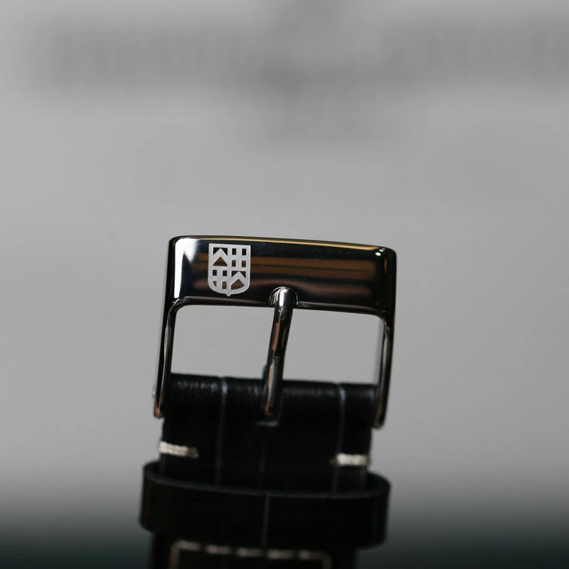 FC-200MC16 שעון יוקרתי מלבני לאישה של פרדריק קונסטנט | דגם אלגנטי אופנתי ברצועת עור כחולה | לוח רומי כולל שנתיים אחריות יבואן רשמי | Frederique Constant Classic Carree 23mm Ladies Watch FC-200MC16