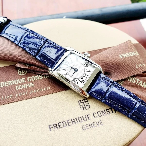 FC-200MC16 שעון יוקרתי מלבני לאישה של פרדריק קונסטנט | דגם אלגנטי אופנתי ברצועת עור כחולה | לוח רומי כולל שנתיים אחריות יבואן רשמי | Frederique Constant Classic Carree 23mm Ladies Watch FC-200MC16