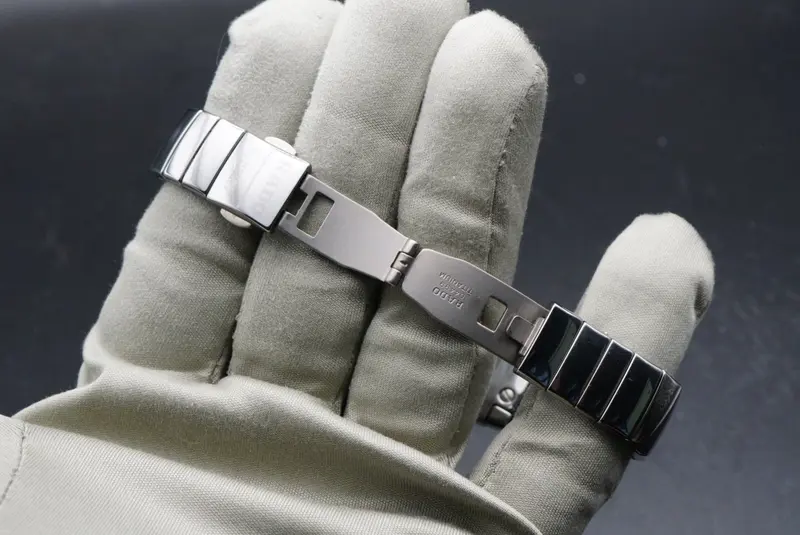 153.0578.3.071 שעון ראדו סינטרה לנשים יד 2 | דגם מיני משובץ 44 יהלומים | קרמיקה כסופה בלוח שחור | שנה אחריות כולל קופסא וכרטיסים | Pre-Owned Rado Sintra 153.0578.3.071 available to buy