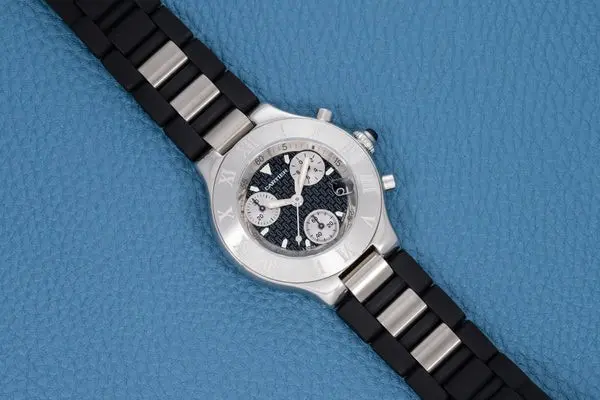 2424 שעון קרטייה מאסט 21 כרונוסקאף לגברים | דגם כרונוגרף ברצועת ספורט | לוח ממותג כולל חצי שנה אחריות | Cartier Must 21 Chronoscaph 2424 Chronograph 38mm