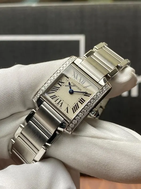 W51008Q3 שעון קרטייה טנק סמול | דגם לנשים יד 2 כמו חדש | משובץ יהלומים אפטר | כולל כל התעודות כרטיסים וקופסא | שנה אחריות | Cartier W51008Q3 2384 Tank Francaise Steel DIAMOND
