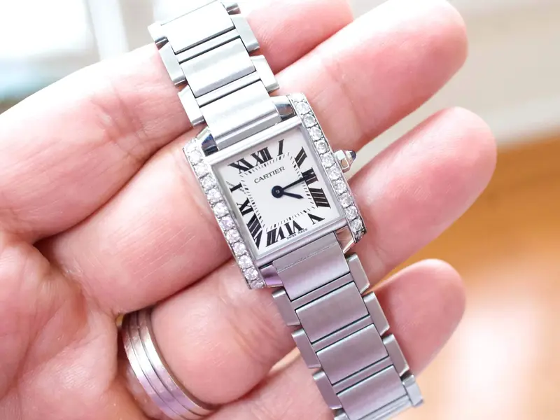W51008Q3 שעון קרטייה טנק סמול | דגם לנשים יד 2 כמו חדש | משובץ יהלומים אפטר | כולל כל התעודות כרטיסים וקופסא | שנה אחריות | Cartier W51008Q3 2384 Tank Francaise Steel DIAMOND