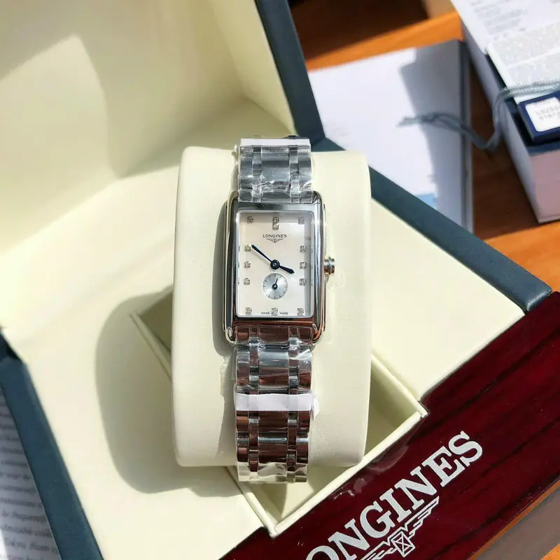 L57554876 שעון יד לונג';ין לנשים מסדרת דולצה ויטה | דגם מלבני משובץ 13 יהלומים בלוח לבן פנינה | שעון שניות קטן בלוח | שנתיים אחריות | Longines DolceVita Diamond Ladies Watch L5.755.4.87.6