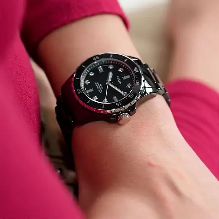 CE1108 שעון קרמי של פוסיל לנשים דגם שחור 36 מ';';מ | שעון אופנתי יוקרתי בלוח שחור קריסטלים | Fossil FB-01 Analog Ceramic Black Dial Quartz CE1108