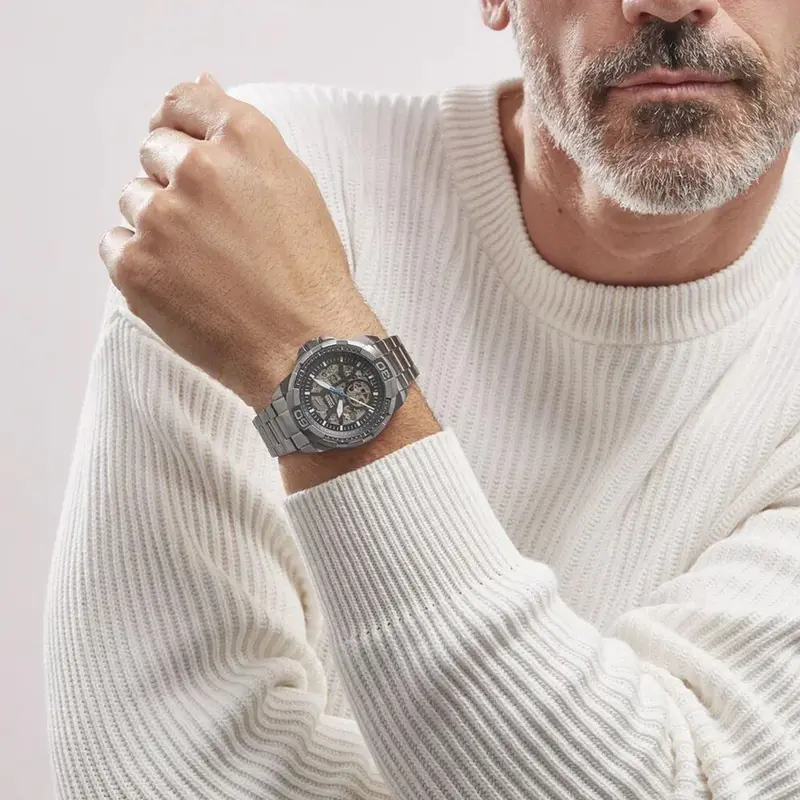 ME3218 שעון אוטומטי לגברים של פוסיל | דגם סקלטון אפור שחור | שעון אופנתי יוקרתי | סדרה חדשה כולל שנתיים אחריות |